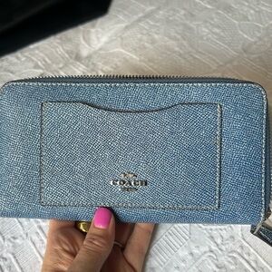 Coach Accordion Zip Wallet in Pebbled Leather New